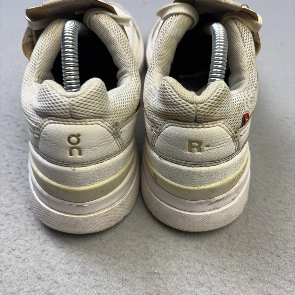 On The Roger Shoes Mens Size 9 White Leather Cushioned Casual Sneakers